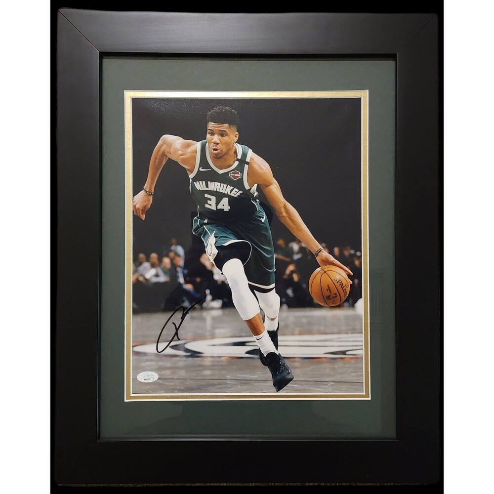 Giannis Antetokounmpo Signed Bucks 11"x14"Photo (JSA) w/NEW Deluxe Custom Frame